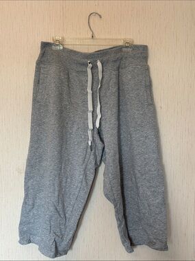 NWOT Calvin Klein Heather Gray Kids Jogger Sweatpants with White Drawstring